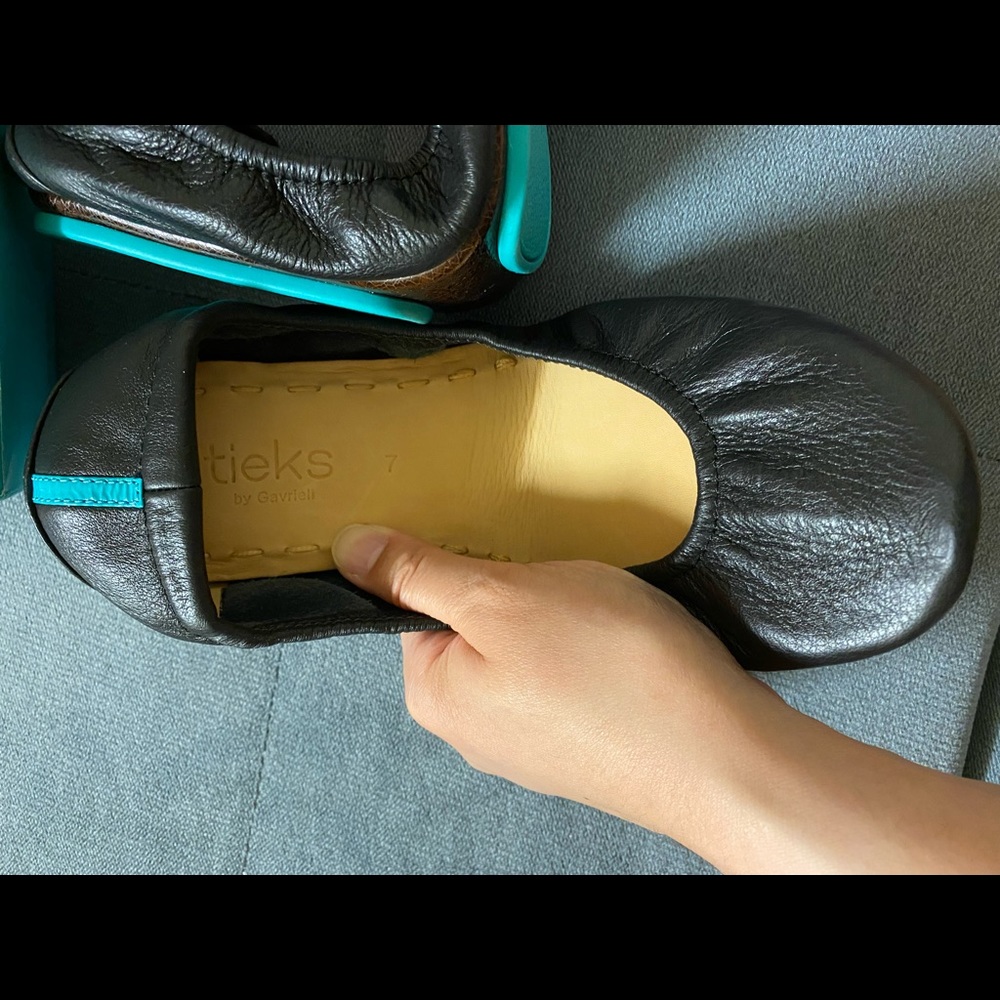 Tieks Matte Black Flats Size 7 Nwt - image 5